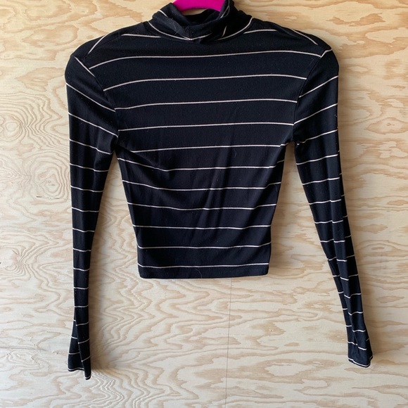Black & Cream stripped long sleeve - Picture 2 of 2